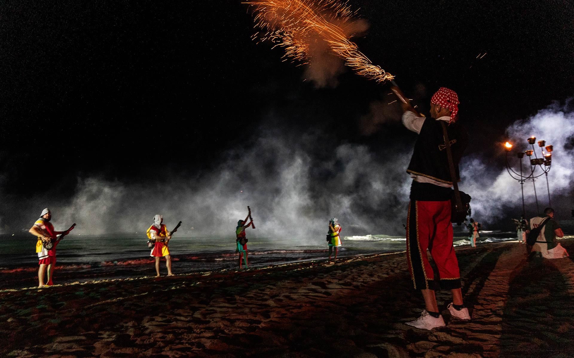 Las imágenes del Desembarco de los Moros y Cristianos de La Vila