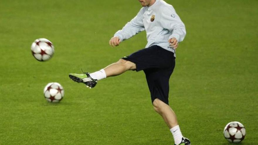 El delantero argentino Leo Messi se entrenó anoche en el Camp Nou.