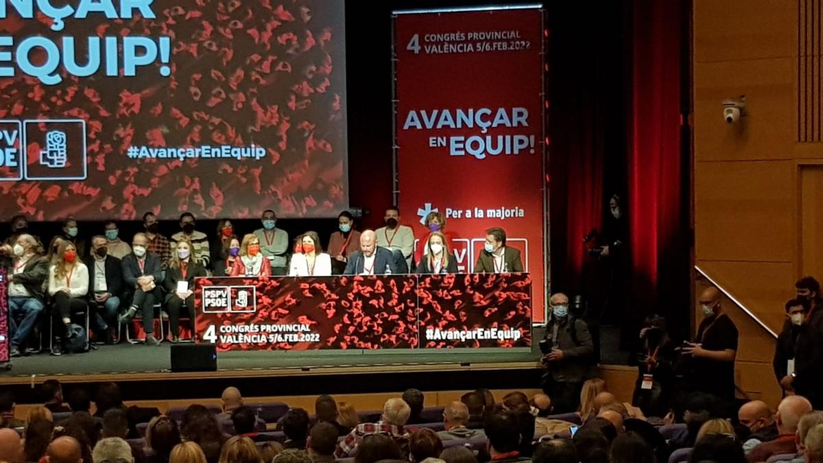 El presidente de la diputación, Toni Gaspar, interviene como presidente del congreso provincial del PSPV de Valencia.