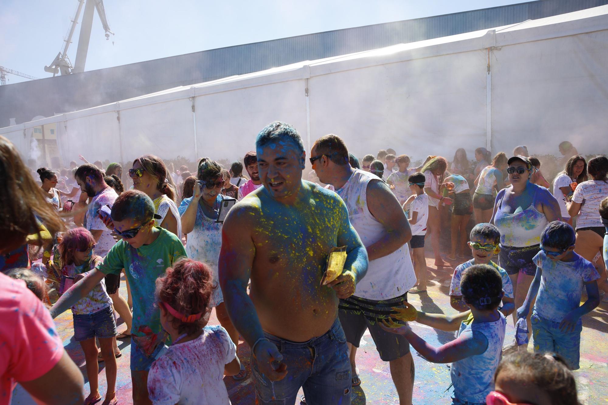 "Holi party" en el club de natación Santa Olaya de Gijón