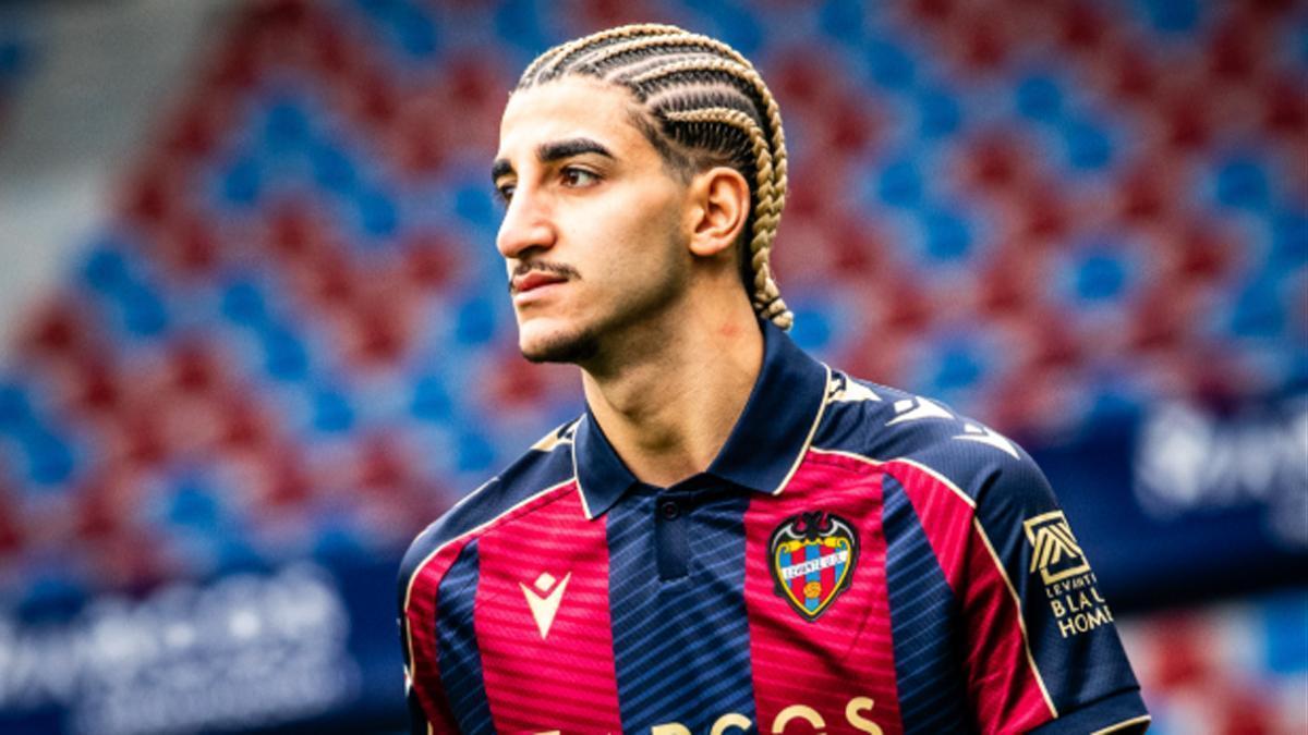 LEVANTE FICHAJES El Levante UD inscribe a Tay Abed