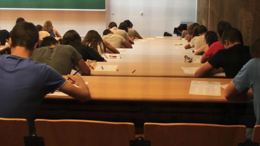 Los exámenes de Selectividad no se pueden hacer este curso en institutos