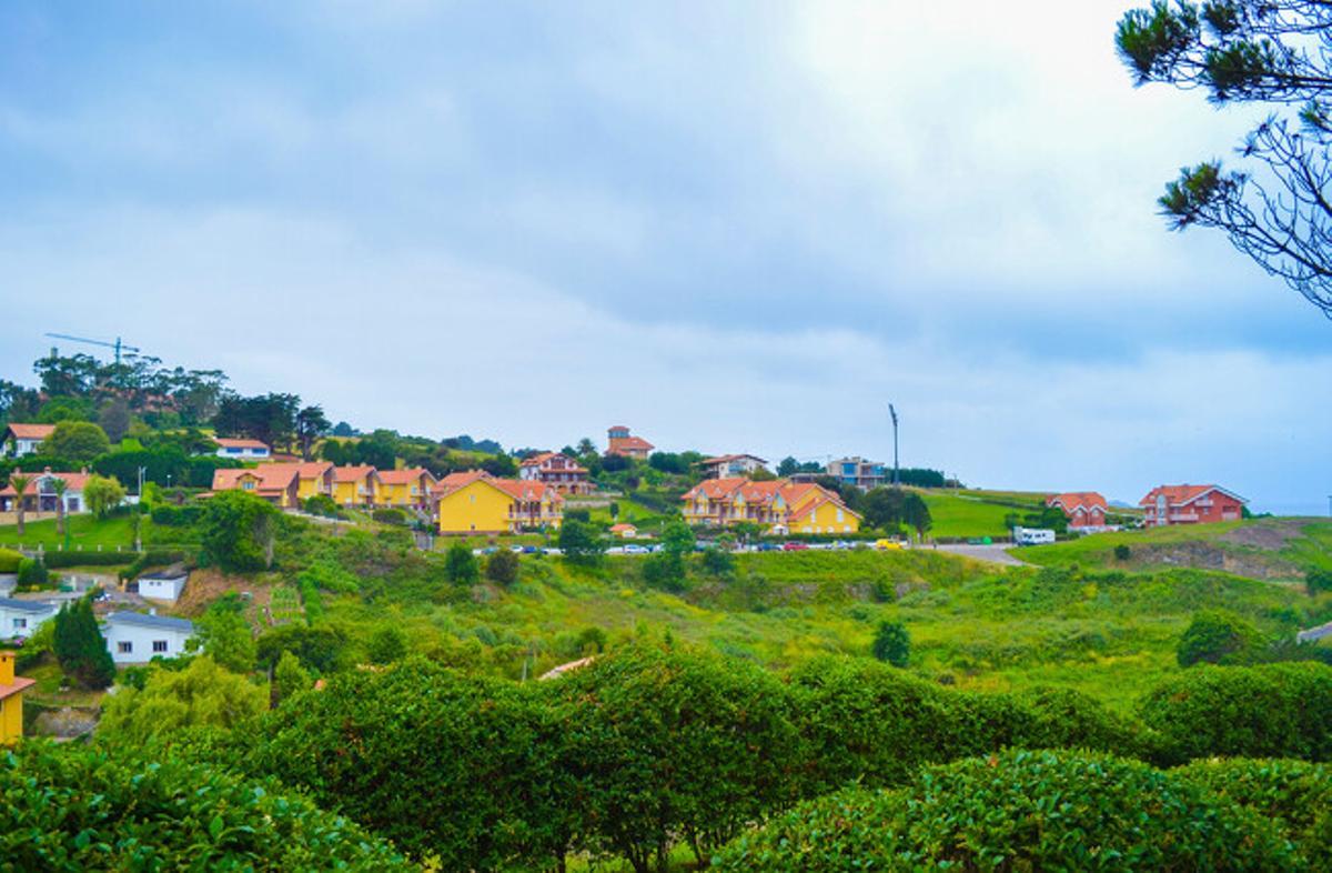 El pueblo pesquero de Comillas es el lugar perfecto para disfrutar de la naturaleza en un entorno único