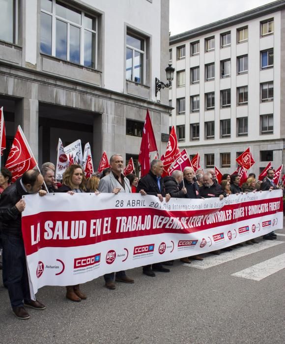 Manifestación de los sindeicatos contra la siniestralidad laboral