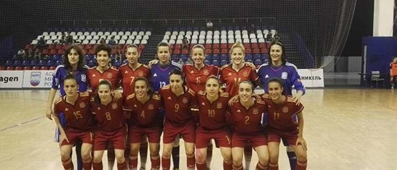 La selección española, en formación. // FdV