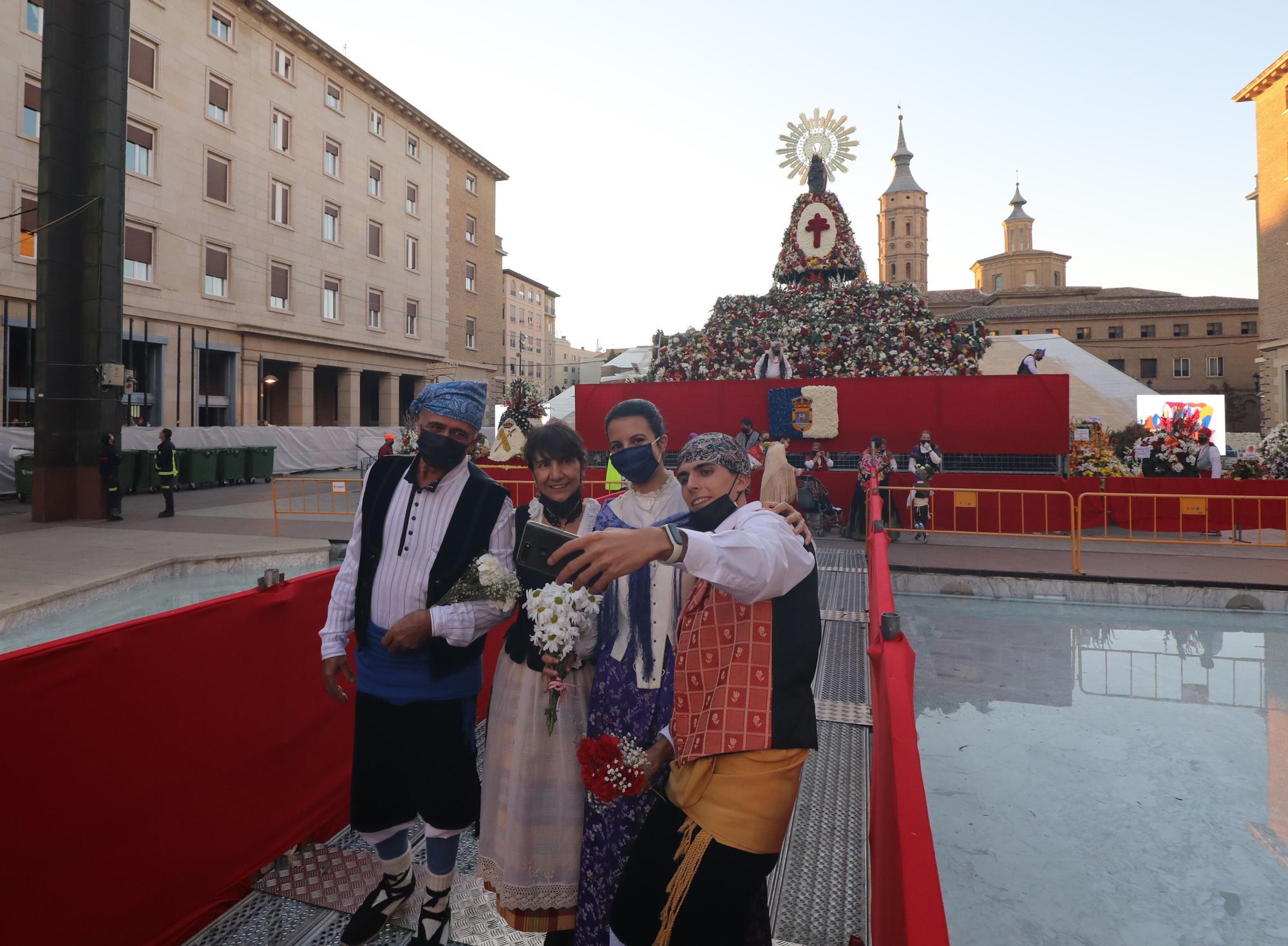 FOTOGALERÍA | La Ofrenda de Flores de estas Fiestas del Pilar 2021 III