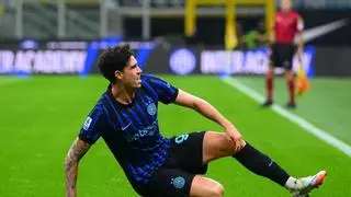 Bastoni quiere romper el techo del fútbol italiano