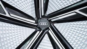 Imagen de archivo del logo de Audi. EPA/LUKAS BARTH