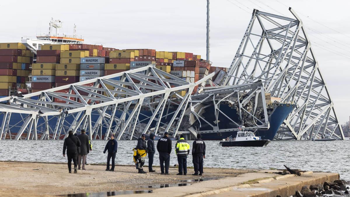 Un barco carguero  impacta contra el puente Francis Scott Key en Baltimore