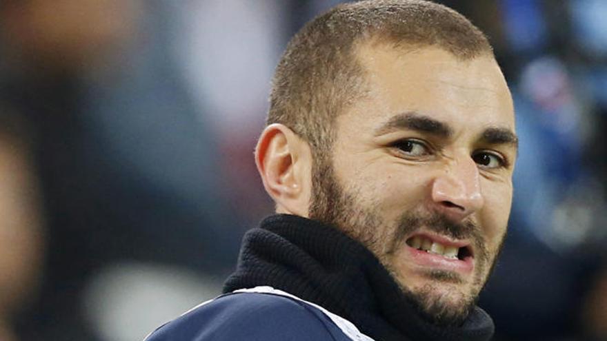 Karim Benzema antes del inicio de un partido amistoso entre Francia y Suecia