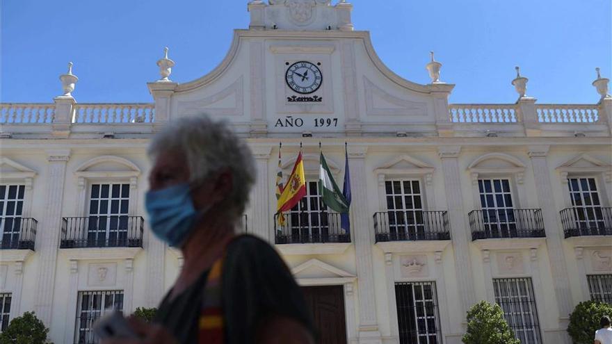 El Ayuntamiento de Cabra refuerza la desinfección y limpieza de colegios