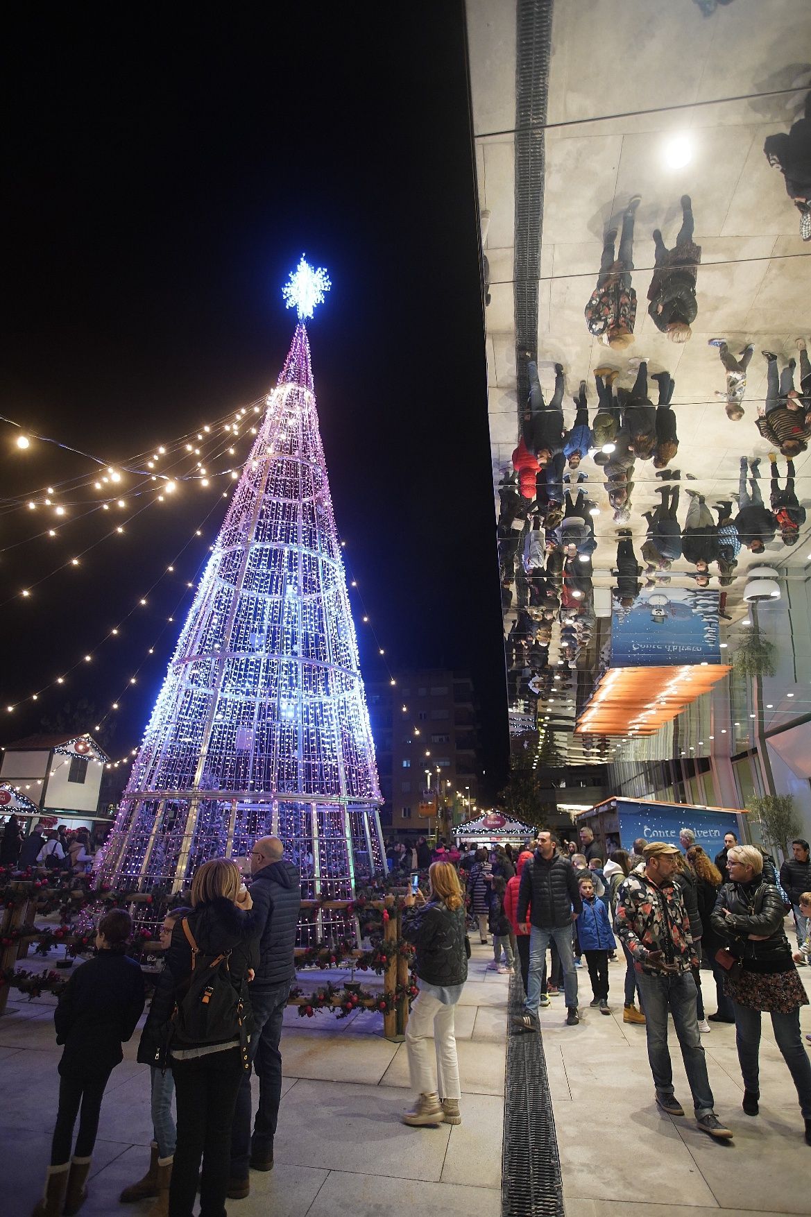 Les imatges de l'obertura de les llums de Nadal al Corte Inglés de Girona