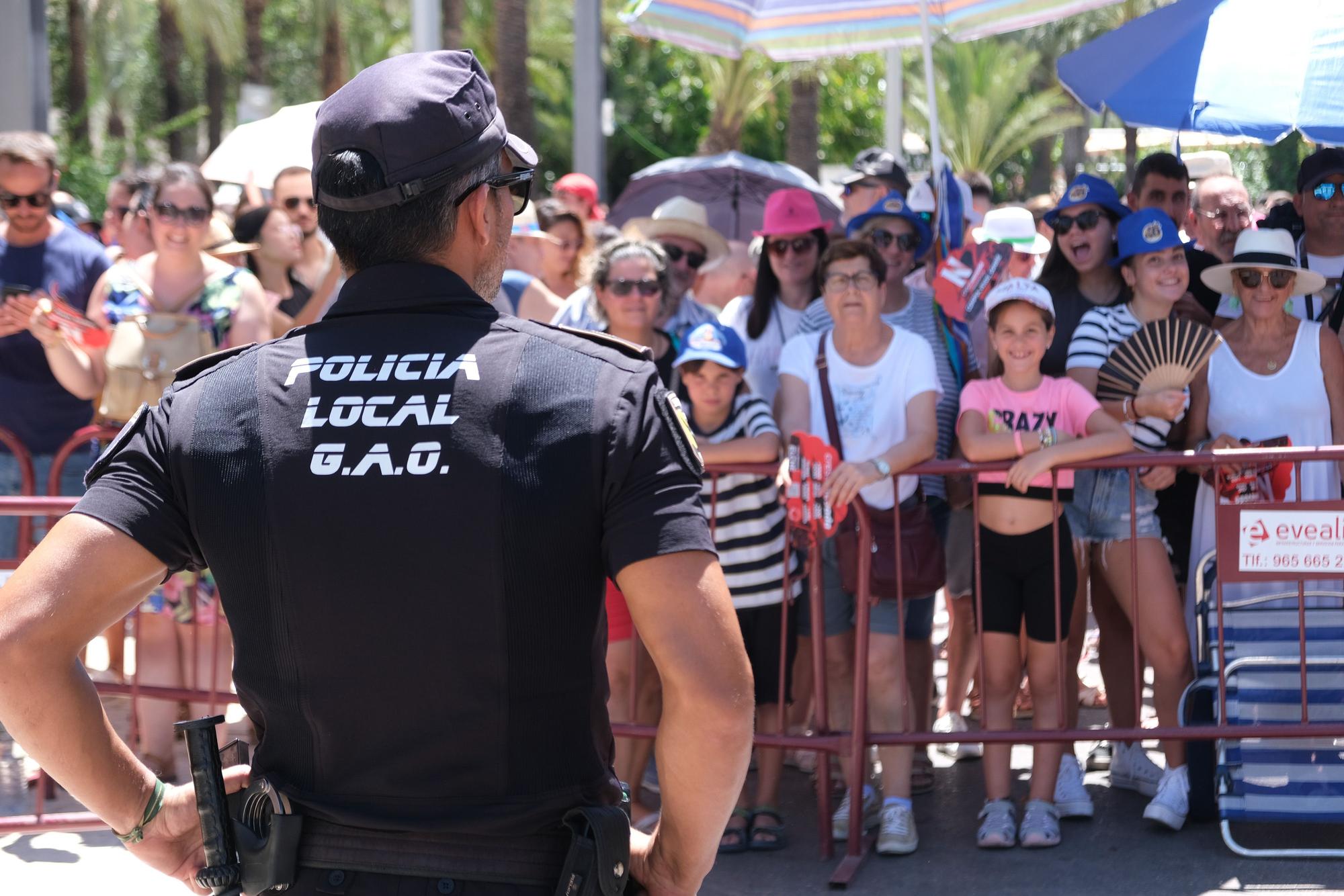 Así ha sido la primera mascletá a concurso de Pirotecnia Ferrández para las fiestas de Elche