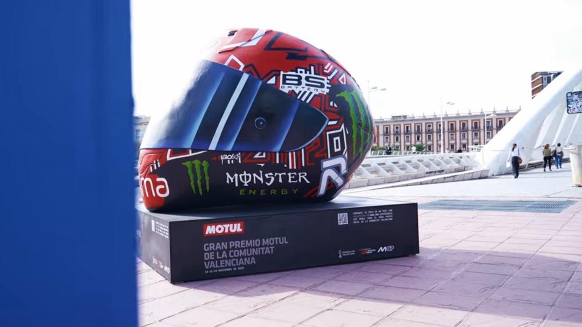 El casco de Fabio Quartararo, expuesto en Valencia