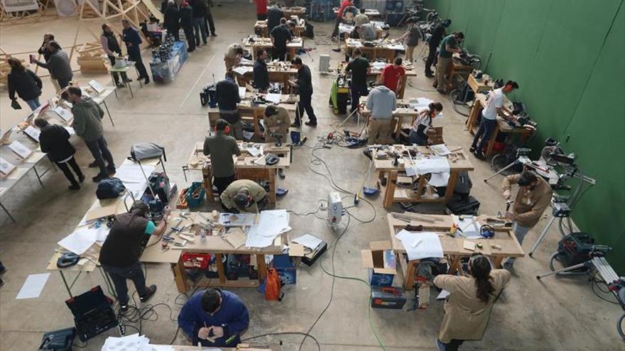 Estudiantes compiten en habilidades con la madera