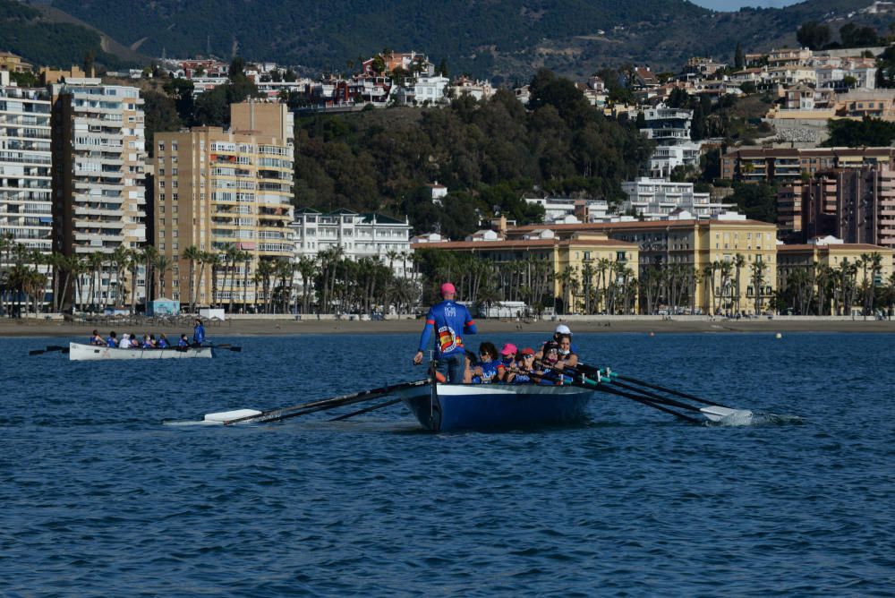 Las imágenes de la regata de invierno de remo de banco fijo 'Ciudad de Málaga'