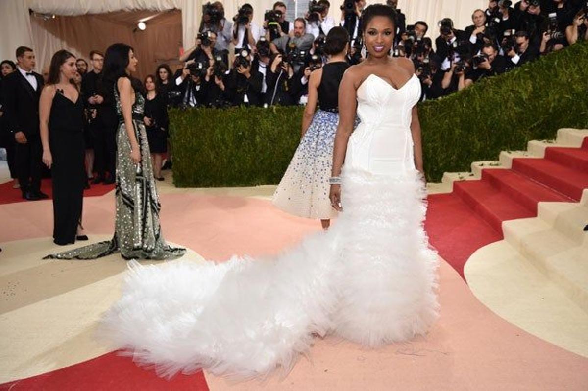 Jennifer Hudson, de H&amp;M, en la alfombra roja de la gala Met 2016.