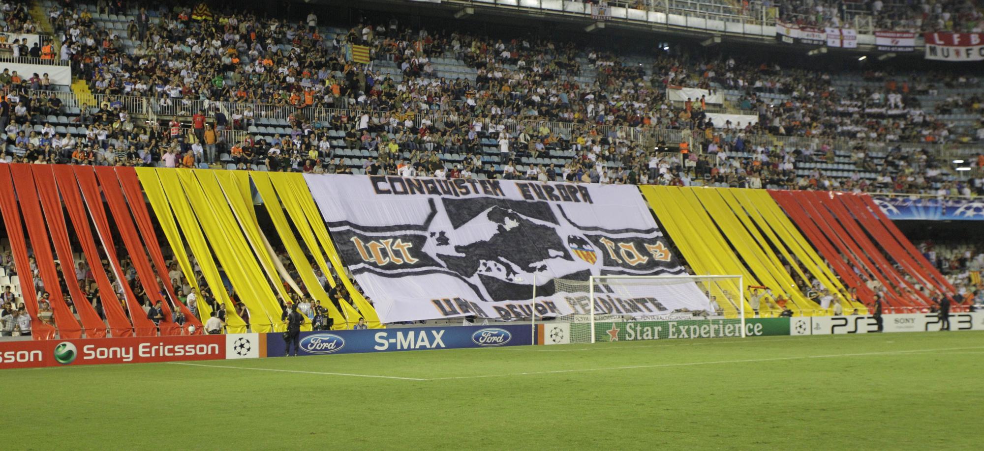 Históricos momentos mágicos de la grada de  Mestalla que pronto volverán