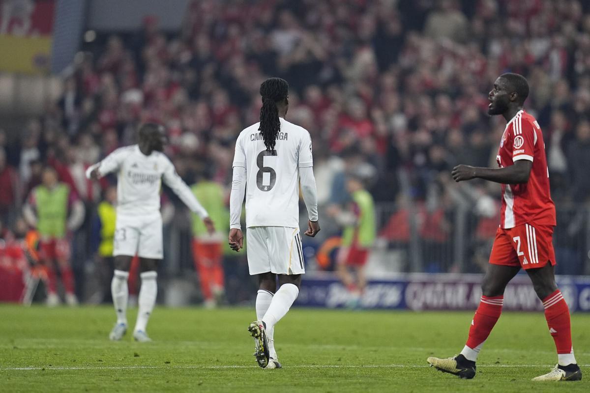 Eduardo Camavinga of Real Madrid CF see the red card during the UEFA Champions League 2025/26 Quarter-Final Second Leg match between FC Bayern München and Real Madrid CF at Allianz Arena on April 15, 2026 in Munich, Germany. AFP7 15/04/2026 ONLY FOR USE IN SPAIN. Dennis Agyeman / AFP7 / Europa Press;2026;SOCCER;SPAIN;SPORT;ZSOCCER;ZSPORT;FC Bayern Munich v Real Madrid CF - UEFA Champions League 2025/26 Quarter-Final Second Leg