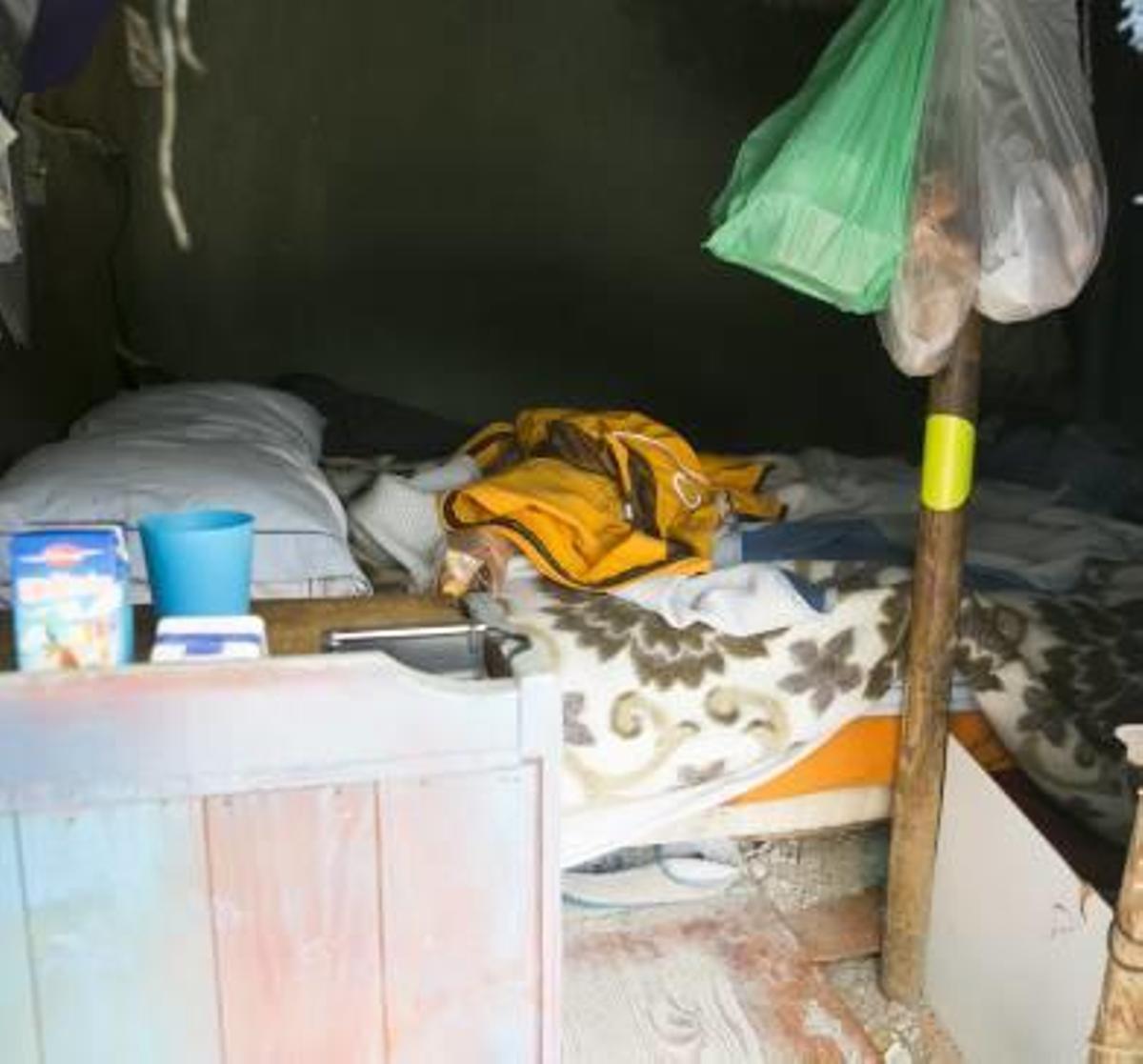 Chabolas al abrigo del centro de metadona