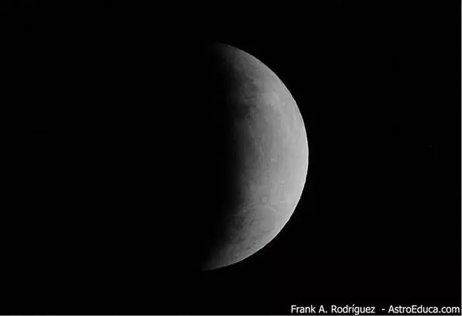 Así fue el eclipse de la luna visto desde Montaña Cabreja de San Mateo