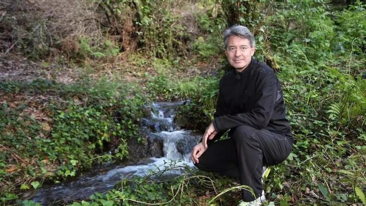 Imagen tomada hace una década en Cova da Loba, cuando el alcalde empezaba a hablar de la Ruta dos Burros Fariñeiros.