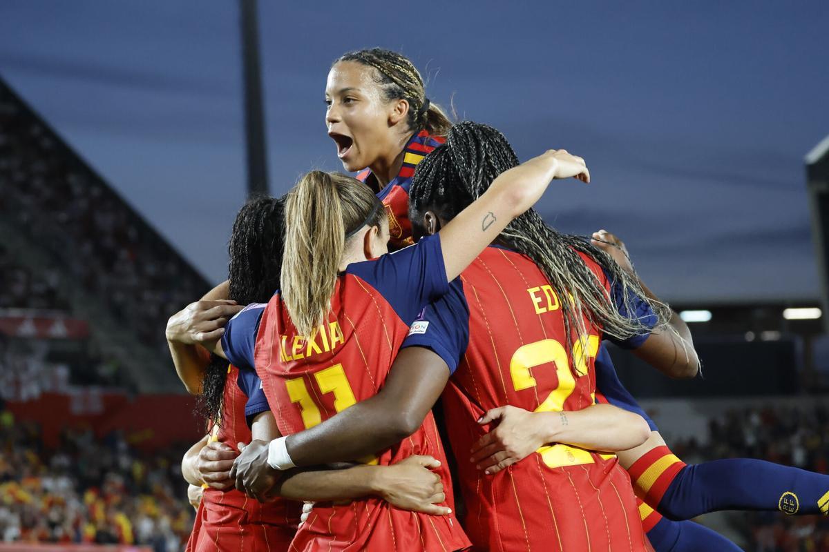 Clasificación para el Mundial de fútbol femenino: España - Inglaterra, en imágenes.