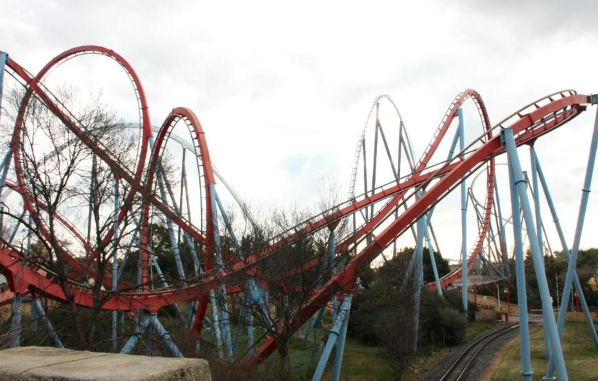 Dues de les atraccions mítiques de PortAventura