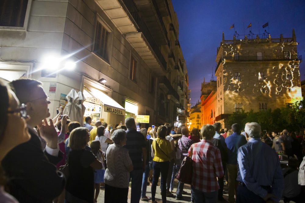 Proyecciones sobre el Palau de la Generalitat