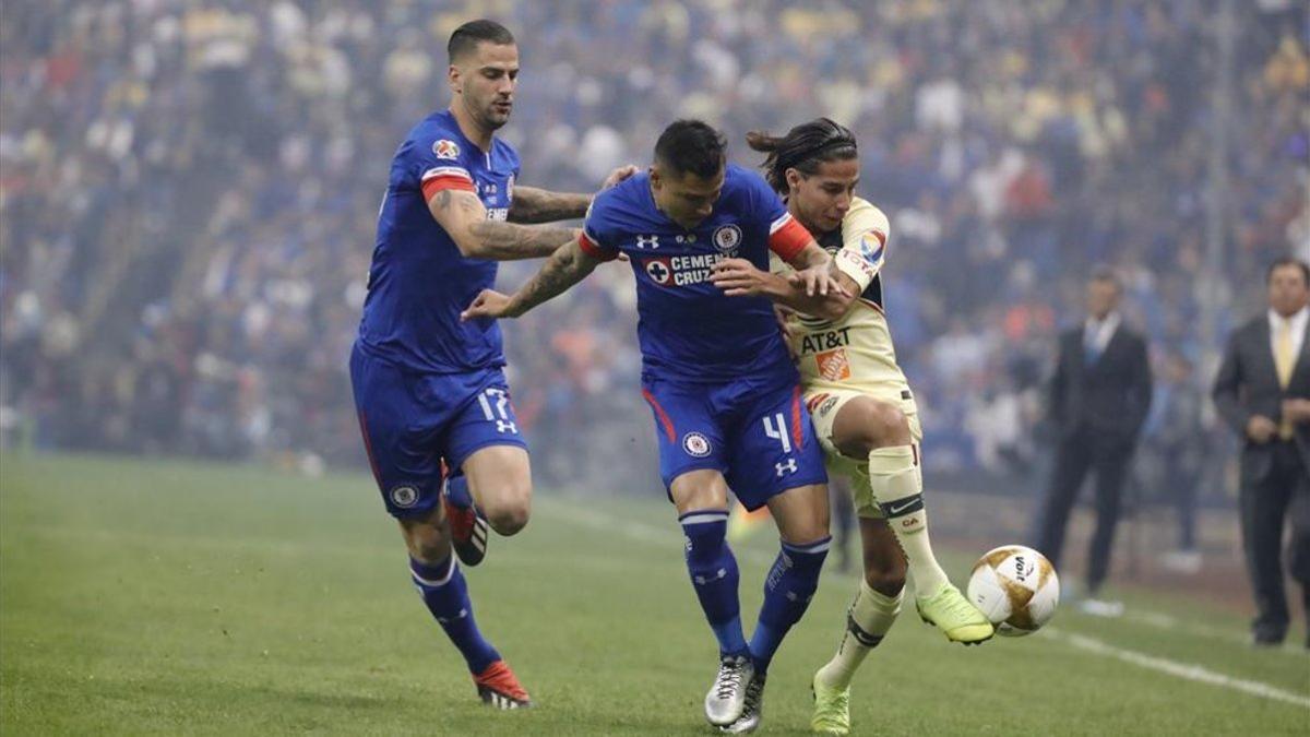 Cruz Azul y América también disputaron la final del 2013 en el Estadio Azteca