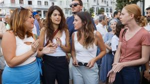 Irene Montero, Isa Serra y Lilith Verstrynge, en la manifestación por la selección femenina de fútbol la semana pasada. 