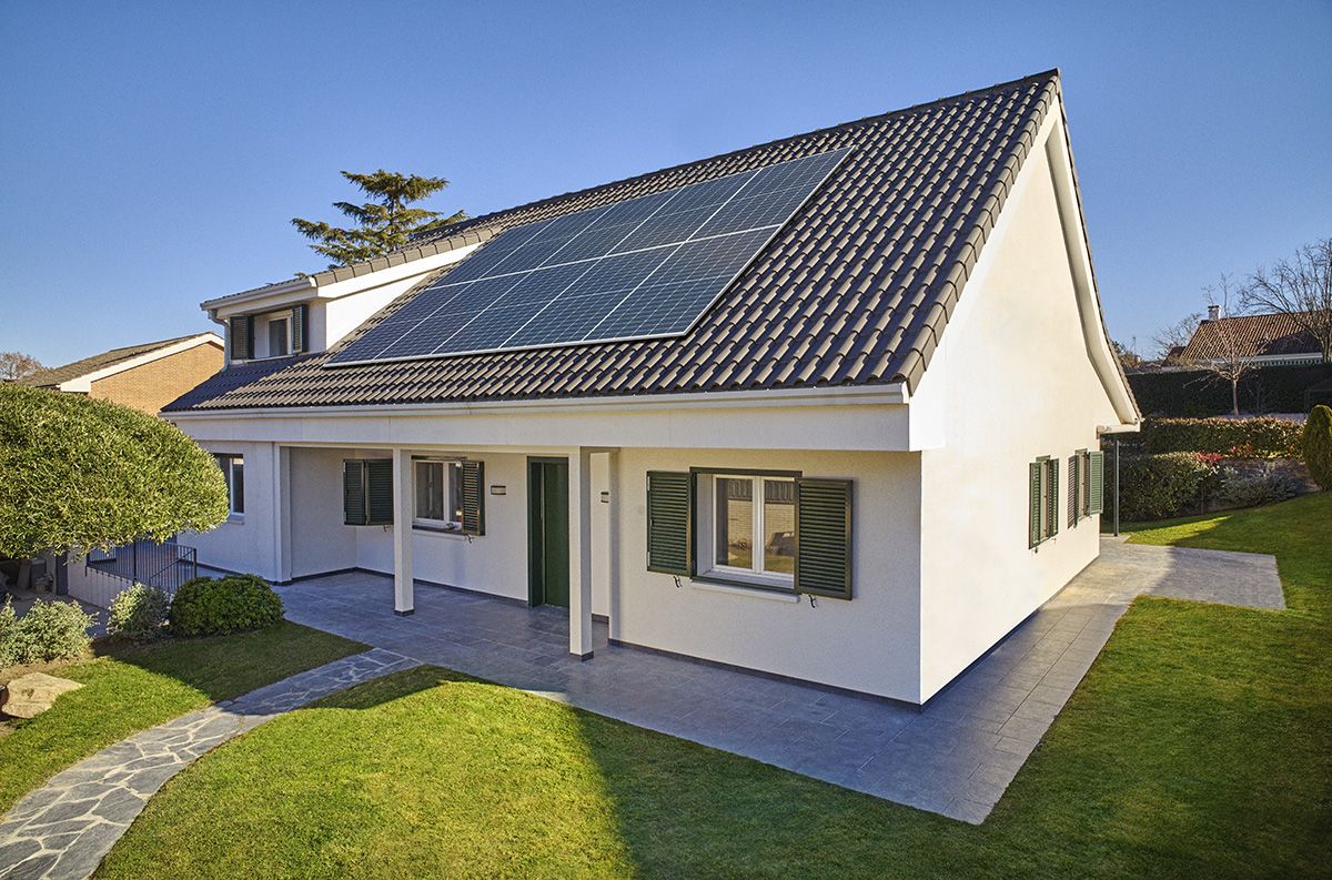 Precio de instalación de placas solares en una vivienda unifamiliar