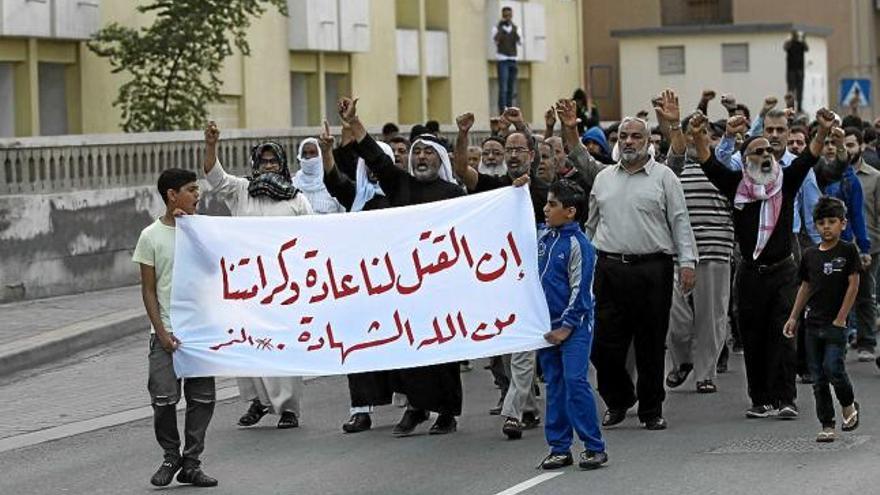 Manifestants a Bahrain en protesta per la mort d&#039;al-Nimr, amb eslògans com &quot;el nostre honor és el martiri&quot;