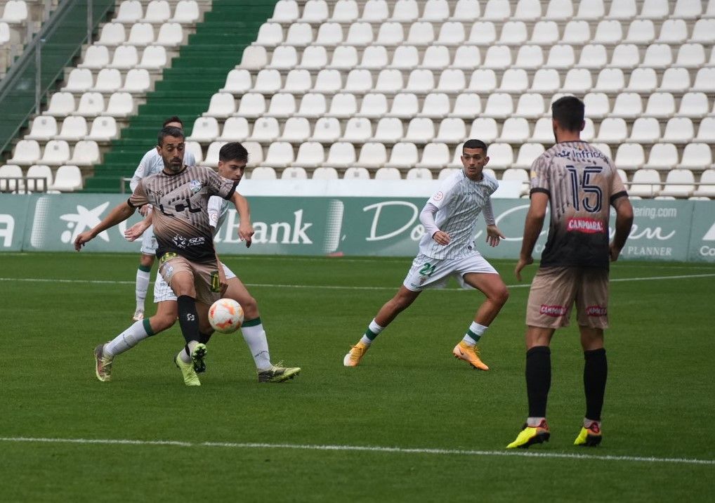 Las imágenes del Córdoba CF B-Ciudad de Lucena