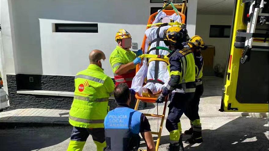 Un obrero cae de un andamio en Teror y tiene que ser evacuado