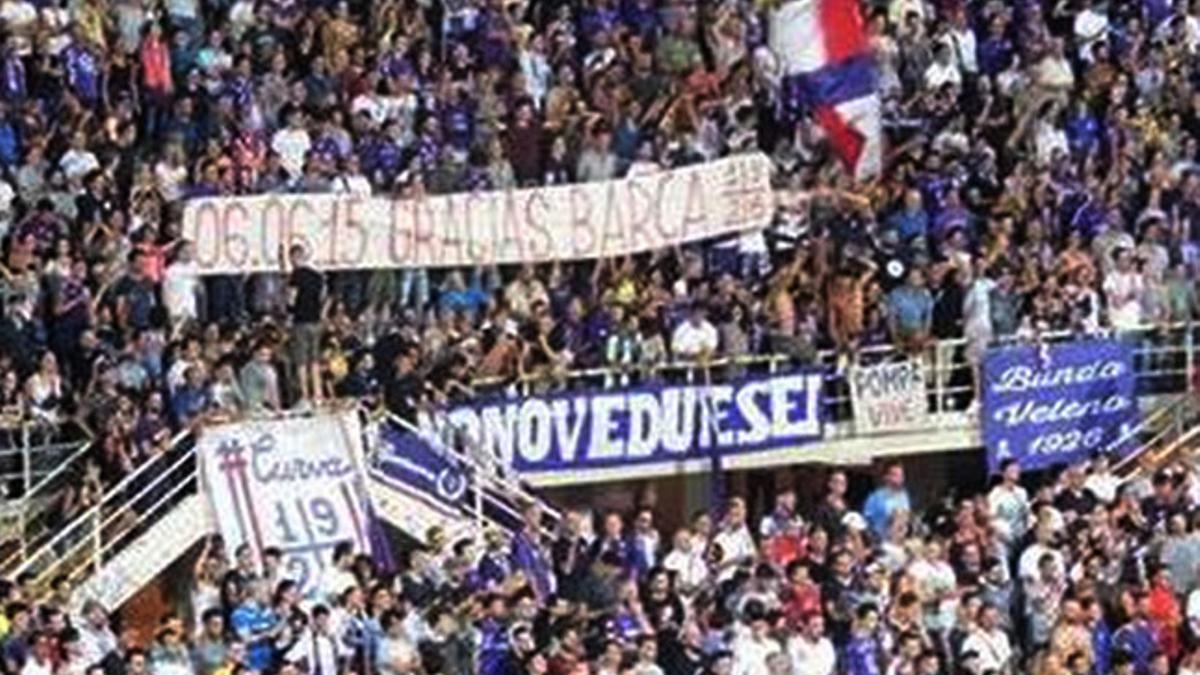 La pancarta de los aficionados italianos en el Fiorentina - FCBarcelona