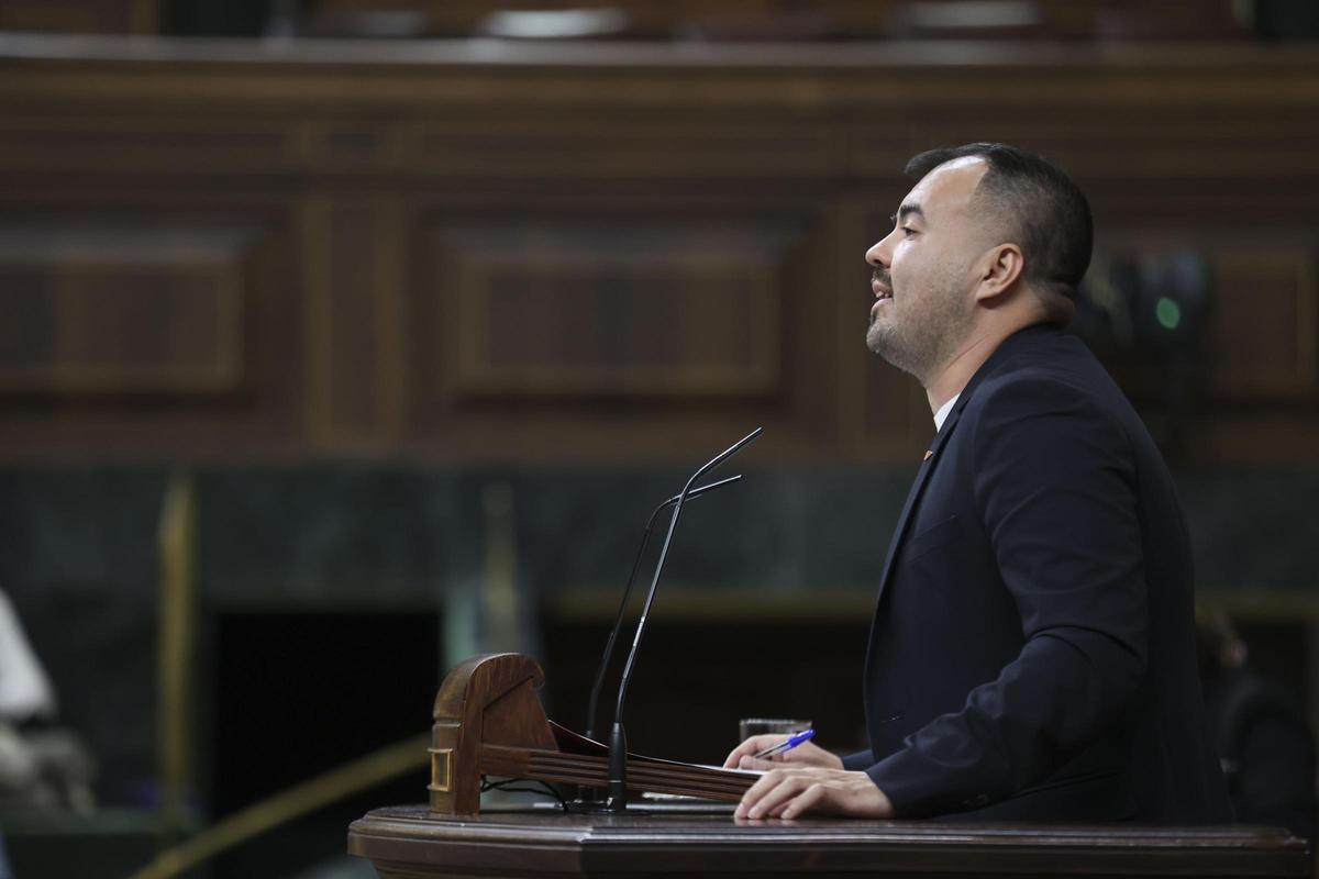 El diputado de Sumar, Nahuel González, interviniendo en el Congreso de los Diputados.