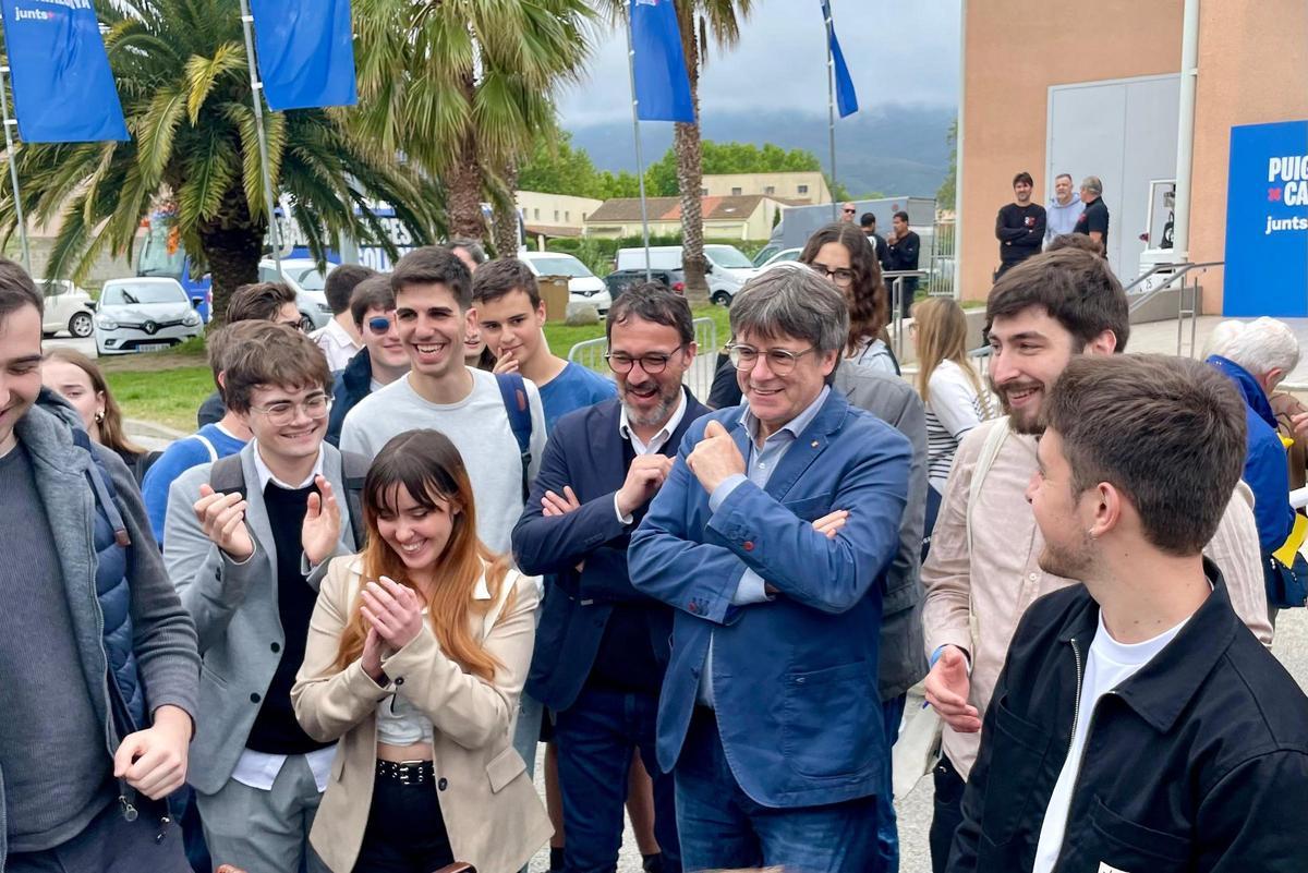 El candidato de Junts, Carles Puigdemont, en un acto con los jóvenes de la JNC.