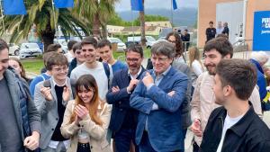 El candidato de Junts, Carles Puigdemont, en un acto con los jóvenes de la JNC.