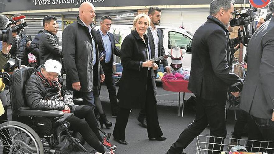 Bruselas rompe su neutralidad para unirse al frente anti-Le Pen