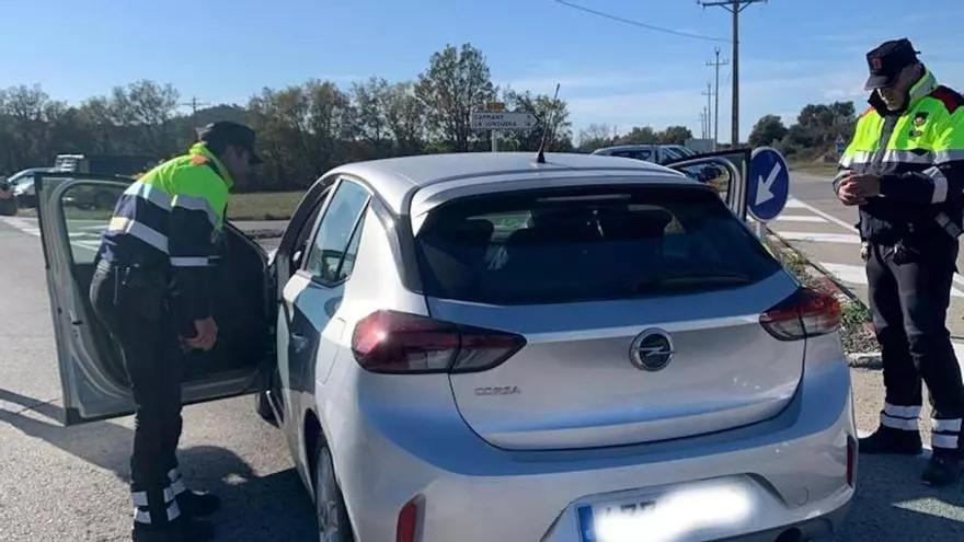 Concentració de suport als atropellats per dos guàrdies civils en una protesta a Sant Climent