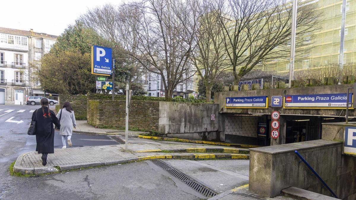 Entrada do parking de Praza de Galicia en Santiago