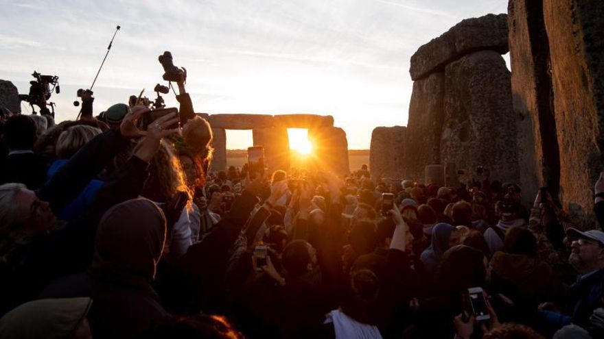 Stonehenge recibe el solsticio de verano.