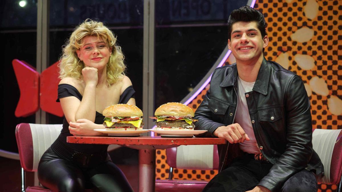 Natalia Serra y Marc Ribalta interpretan a Sandy y Danny Zuko.