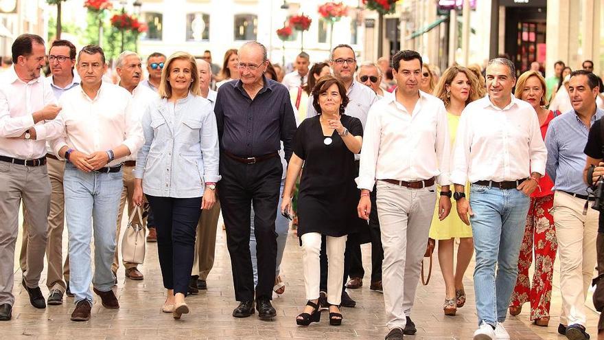 Dirigentes del PP con Sáenz de Santamaría, en Málaga.