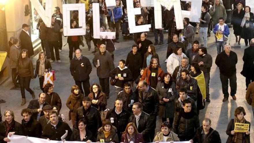 Manifestación organizada este sábado por las calles del centro de Castellón para reclamar el restablecimiento de la señal de TV3 en la Comunidad Valenciana y la reciprocidad de emisión de las televisiones públicas catalana y valenciana en ambas autonomías