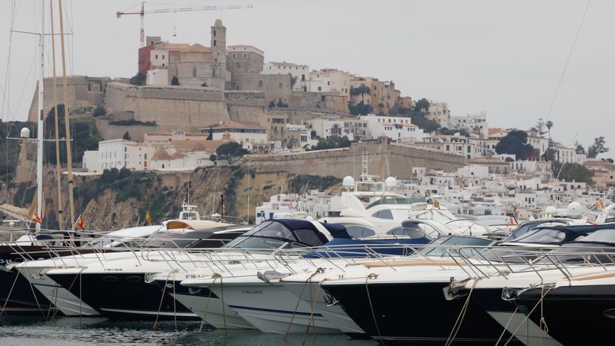 El sector náutico balear acusa a Madrid de legalizar los ‘yates piratas’