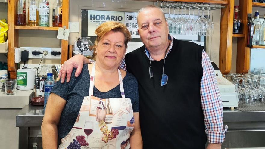 Adiós a media vida al frente del restaurante Castañón: Rubén Rodríguez y Magdalena Fernández se jubilan