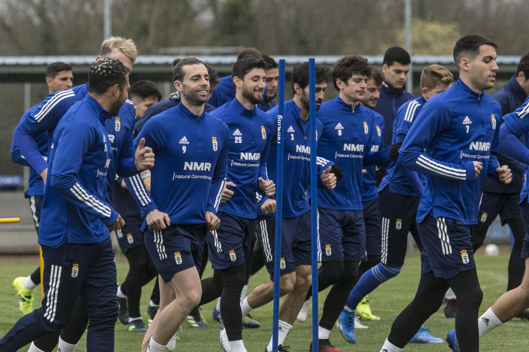 Las imágenes del entrenamiento del Oviedo antes de recibir al Zaragoza