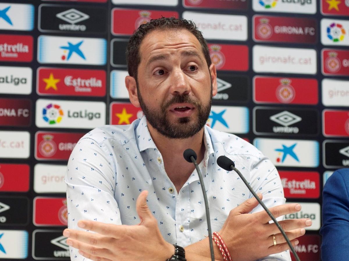 GRAF8430. GIRONA, 29/05/2018.- El técnico Pablo Machín, recientemente fichado por el Sevilla CF, durante la rueda de prensa ofrecida este mediodía en Montilivi para despedirse como entrenador del FC Girona . EFE/Robin Townsend